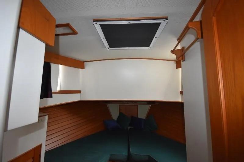 Slide: The Image of Grand Banks 49 Motoryacht 1985 - 71