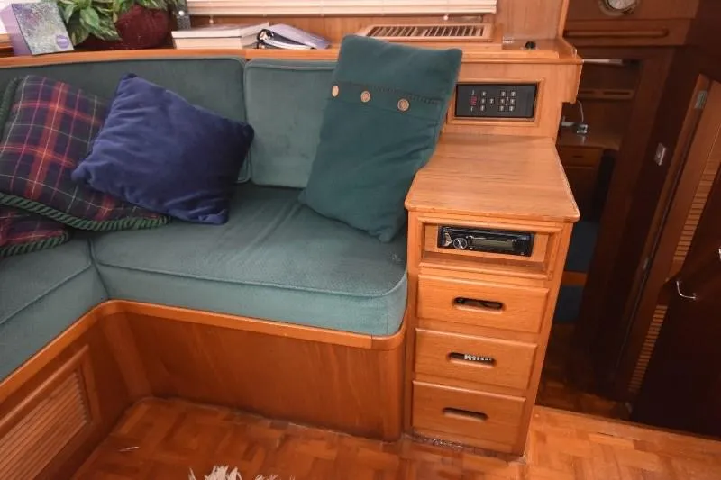 Slide: The Image of Grand Banks 49 Motoryacht 1985 - 73