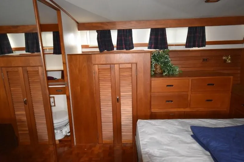 Slide: The Image of Grand Banks 49 Motoryacht 1985 - 78