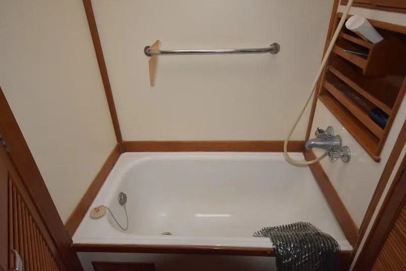 Slide: The Image of Grand Banks 49 Motoryacht 1985 - 82