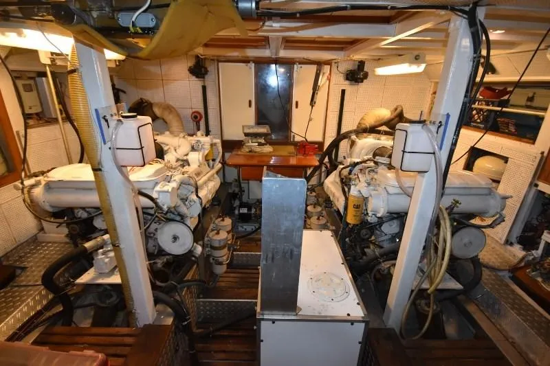 Slide: The Image of Grand Banks 49 Motoryacht 1985 - 89