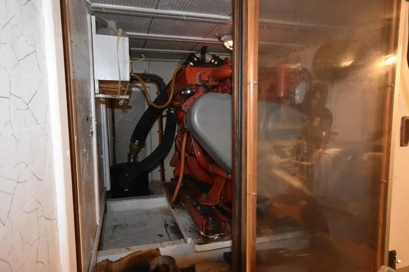 Slide: The Image of Grand Banks 49 Motoryacht 1985 - 95