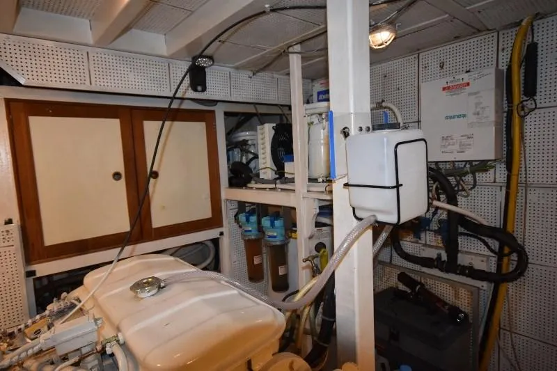 Slide: The Image of Grand Banks 49 Motoryacht 1985 - 96