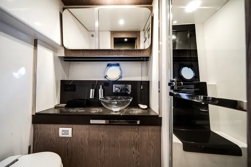 Slide: The Image of Azimut S6 SPORTFLY 2021 - 55