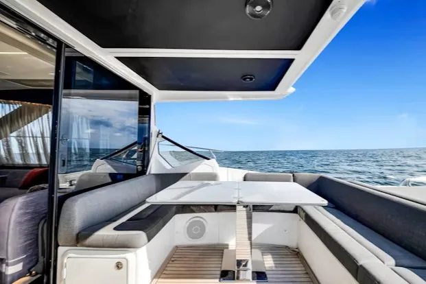 Slide: The Image of Azimut S6 SPORTFLY 2021 - 11