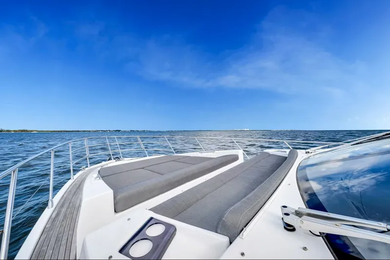 Slide: The Image of Azimut S6 SPORTFLY 2021 - 15