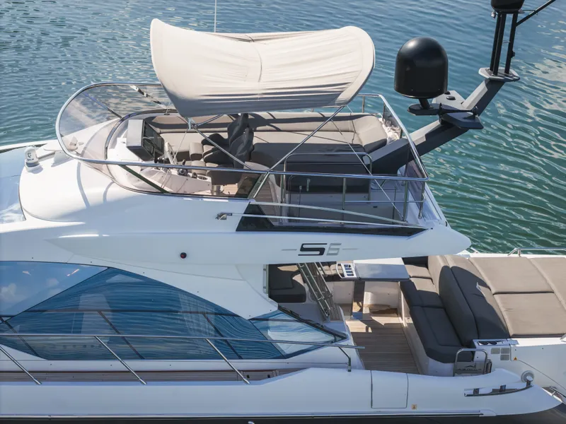 Slide: The Image of Azimut S6 SPORTFLY 2021 - 14