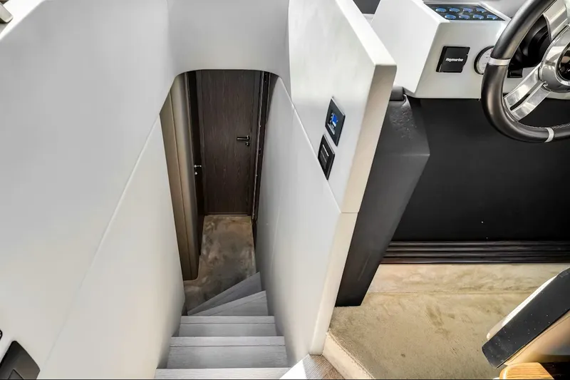 Slide: The Image of Azimut S6 SPORTFLY 2021 - 25