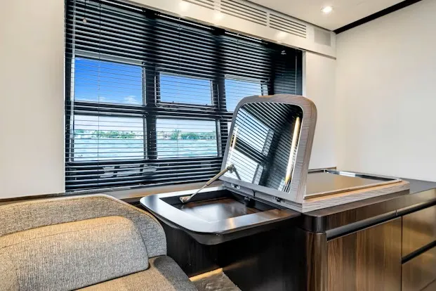 Slide: The Image of Azimut S6 SPORTFLY 2021 - 31