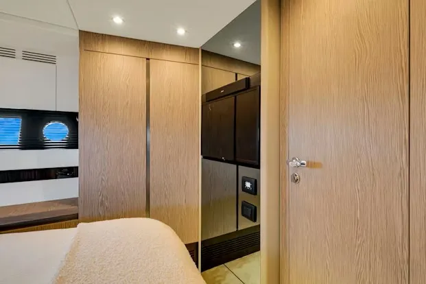 Slide: The Image of Azimut S6 SPORTFLY 2021 - 40