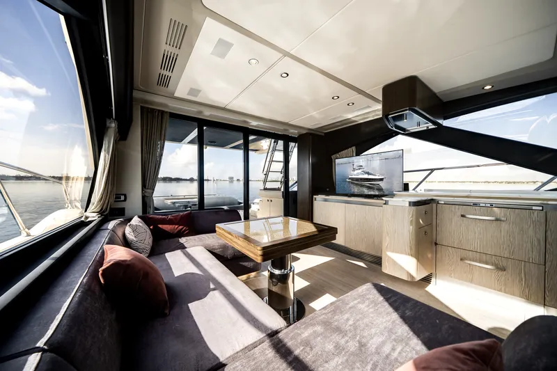 Slide: The Image of Azimut S6 SPORTFLY 2021 - 22