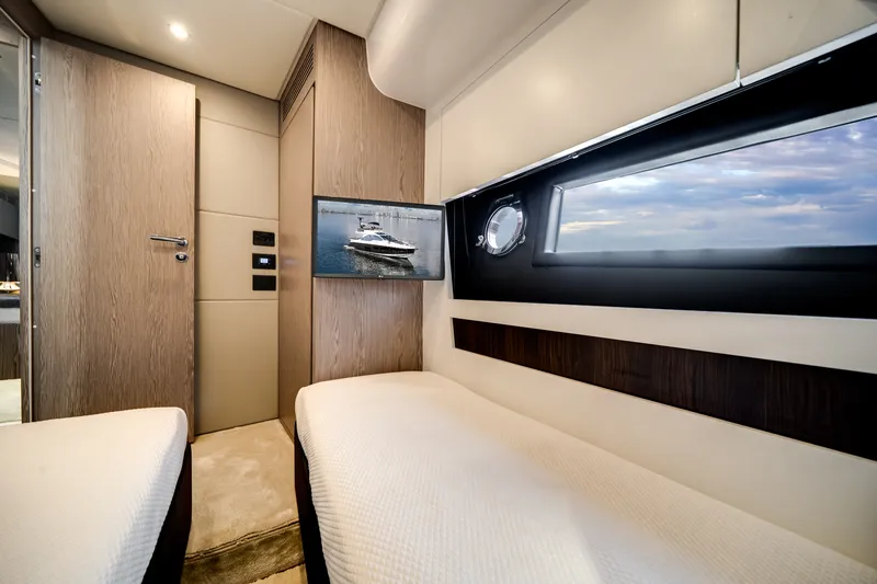 Slide: The Image of Azimut S6 SPORTFLY 2021 - 45