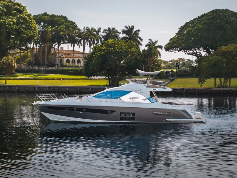 Slide: The Image of Azimut S6 SPORTFLY 2021 - 10