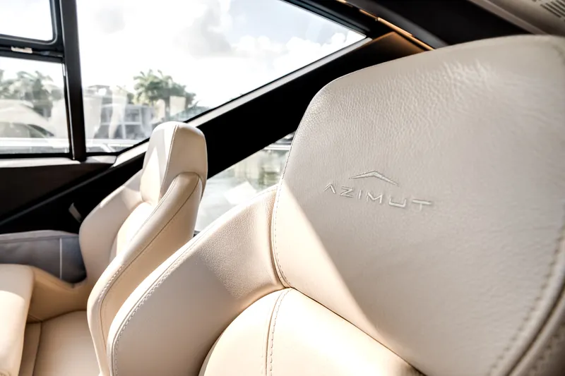 Slide: The Image of Azimut S6 SPORTFLY 2021 - 36