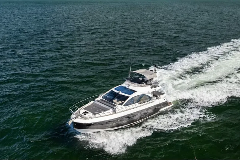 Slide: The Image of Azimut S6 SPORTFLY 2021 - 9
