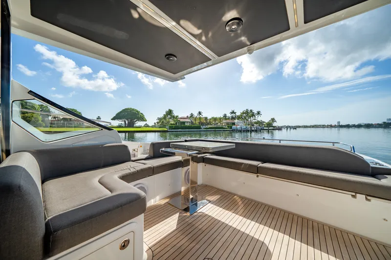 Slide: The Image of Azimut S6 SPORTFLY 2021 - 57