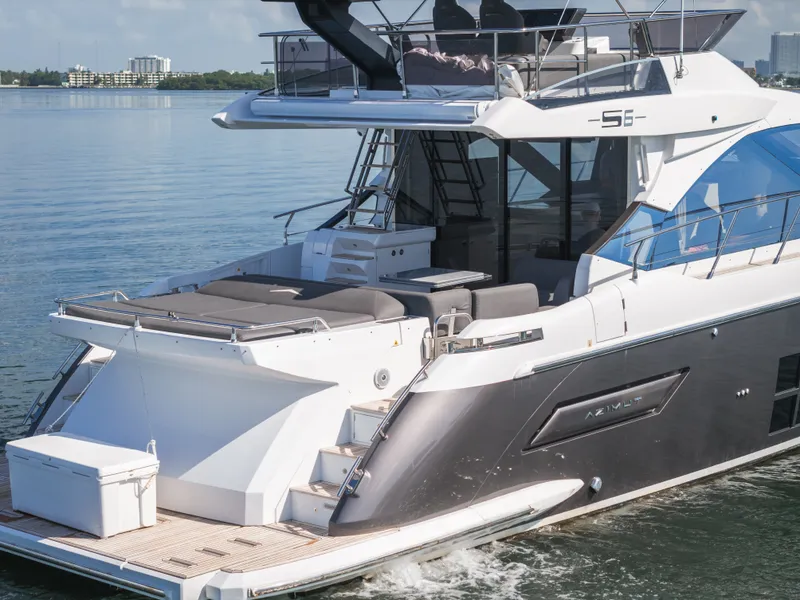 Slide: The Image of Azimut S6 SPORTFLY 2021 - 16