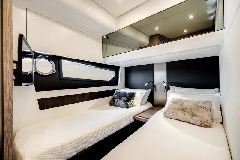 Slide: The Image of Azimut S6 SPORTFLY 2021 - 44