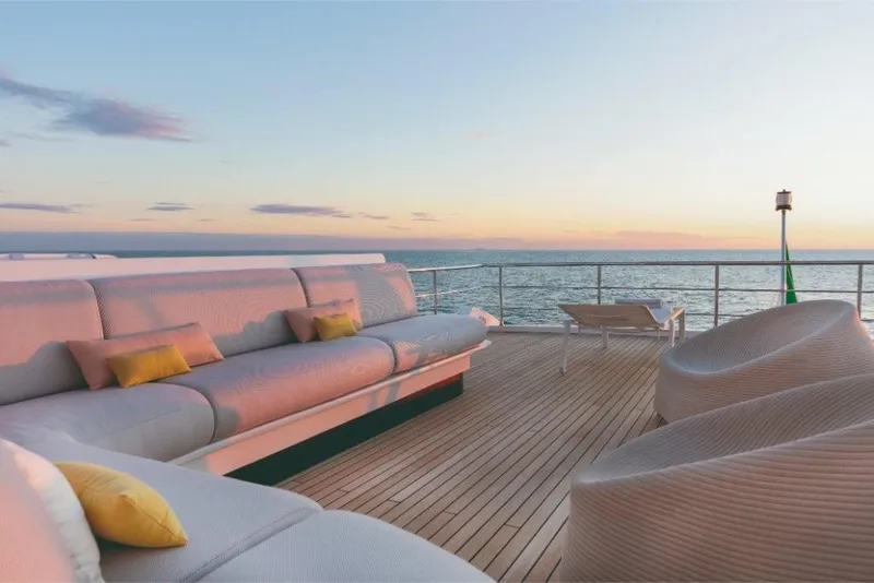 Slide: The Image of Azimut Grande 32M 2023 - 60