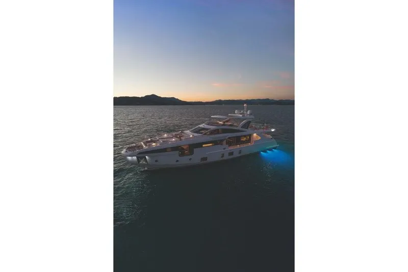 Slide: The Image of Azimut Grande 32M 2023 - 64