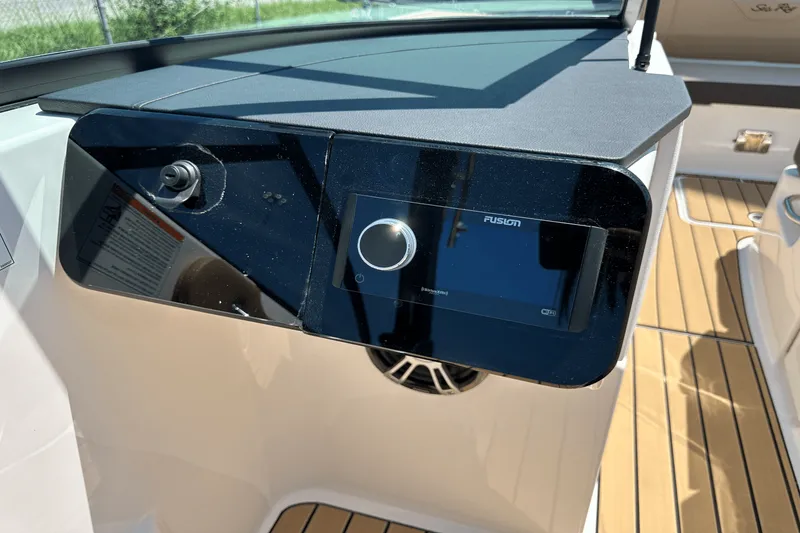 Slide: The Image of Sea Ray SDX 270 Outboard 2025 - 11