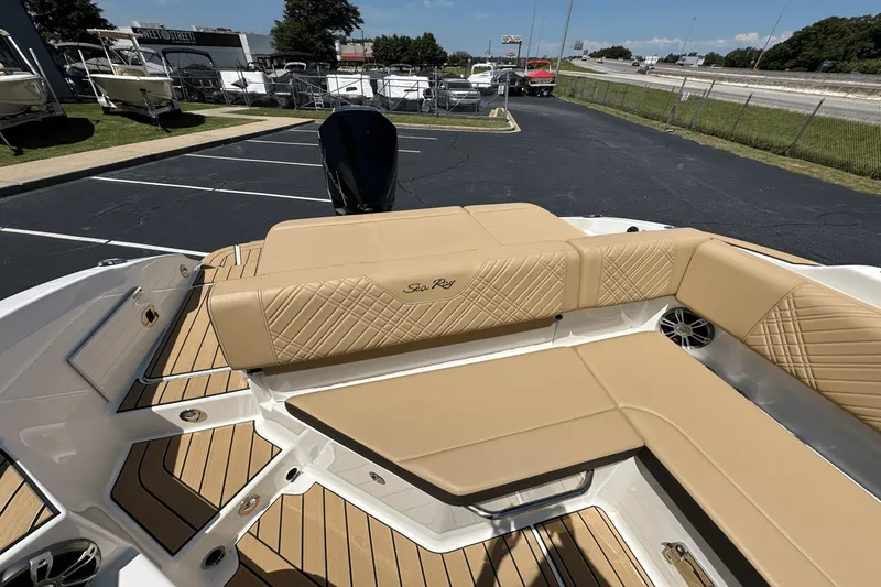 Slide: The Image of Sea Ray SDX 270 Outboard 2025 - 17