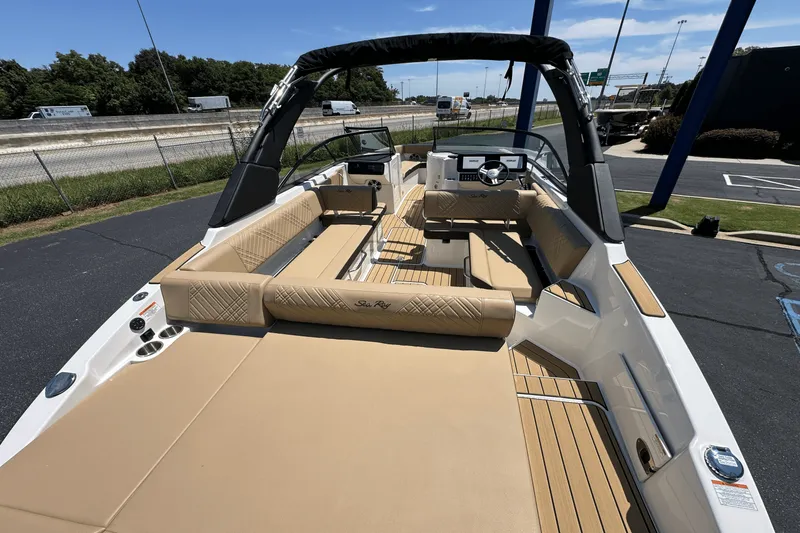 Slide: The Image of Sea Ray SDX 270 Outboard 2025 - 19