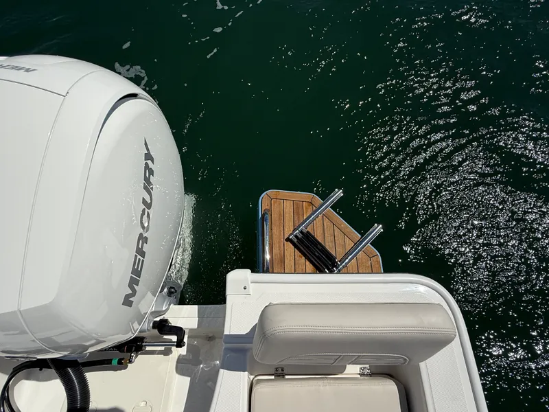Slide: The Image of Boston Whaler 190 Montauk 2026 - 8