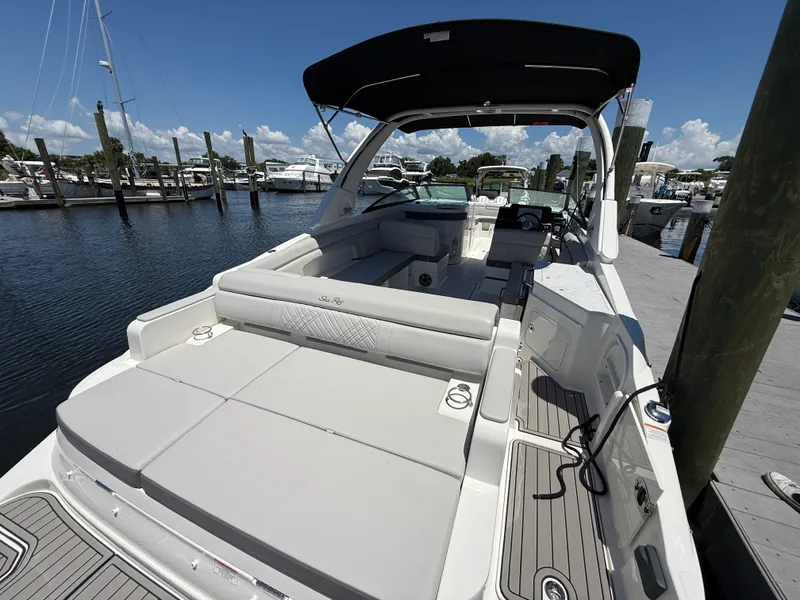 Slide: The Image of Sea Ray SDX 290 Outboard 2026 - 22