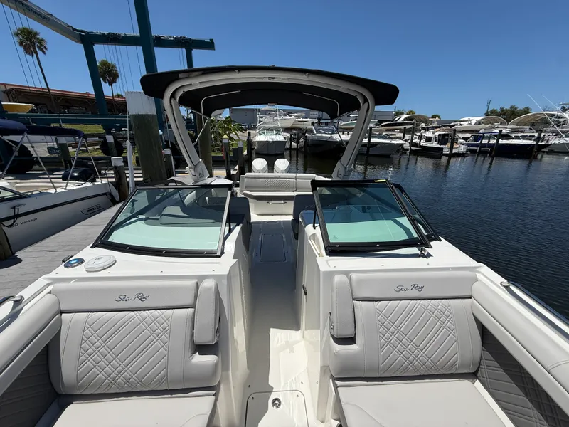 Slide: The Image of Sea Ray SDX 290 Outboard 2026 - 7