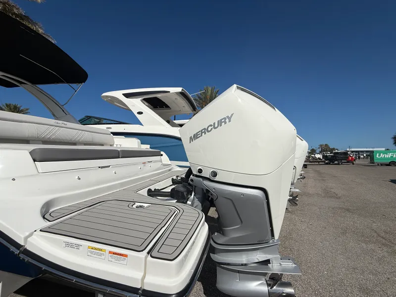 Slide: The Image of Sea Ray SDX 290 Outboard 2026 - 28