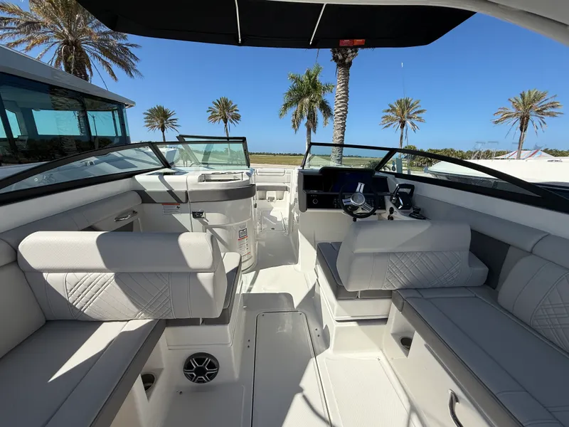 Slide: The Image of Sea Ray SDX 290 Outboard 2026 - 20