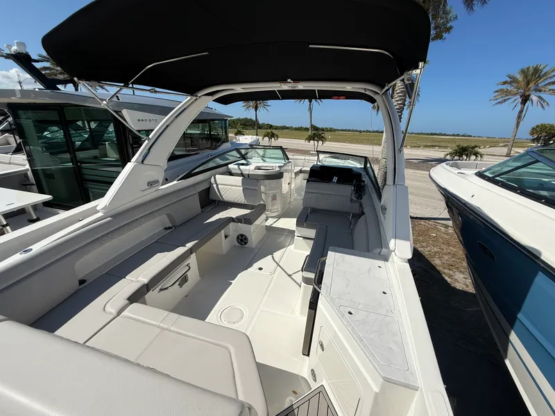 Slide: The Image of Sea Ray SDX 290 Outboard 2026 - 25