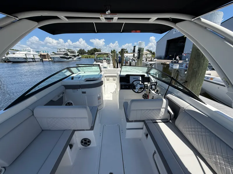 Slide: The Image of Sea Ray SDX 290 Outboard 2026 - 20