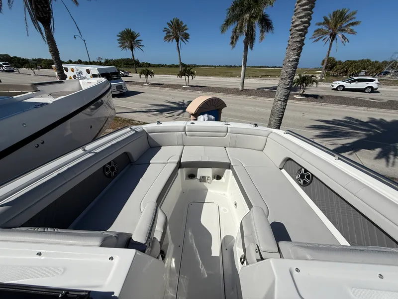 Slide: The Image of Sea Ray SDX 290 Outboard 2026 - 3