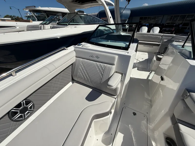 Slide: The Image of Sea Ray SDX 290 Outboard 2026 - 4