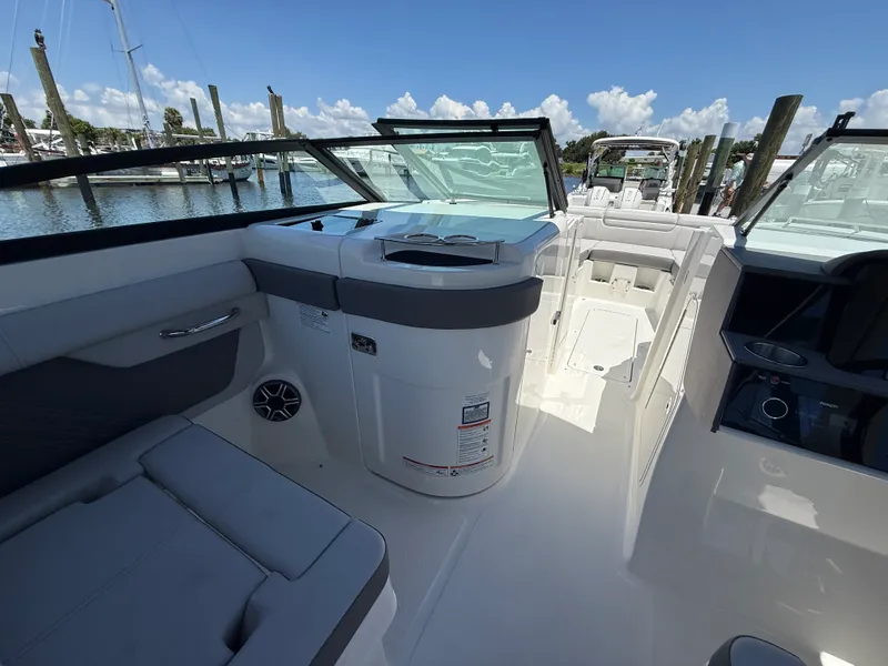Slide: The Image of Sea Ray SDX 290 Outboard 2026 - 12