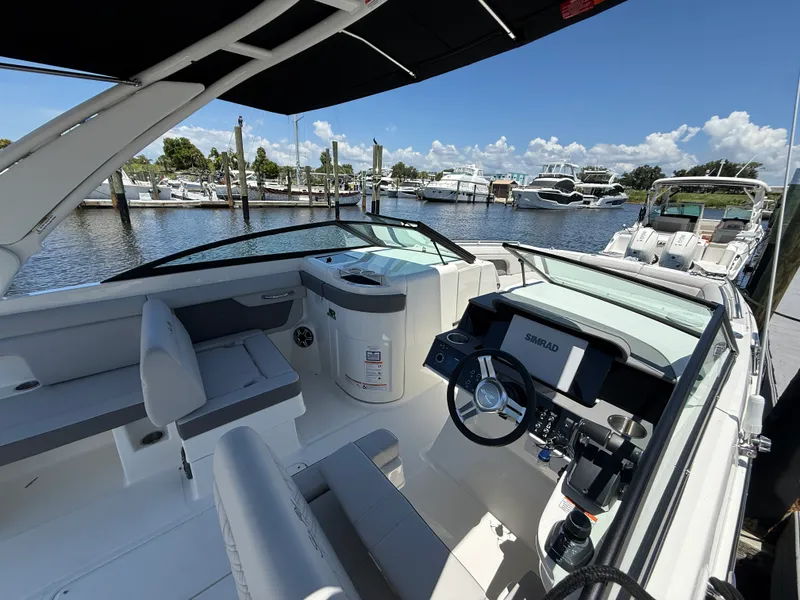 Slide: The Image of Sea Ray SDX 290 Outboard 2026 - 9