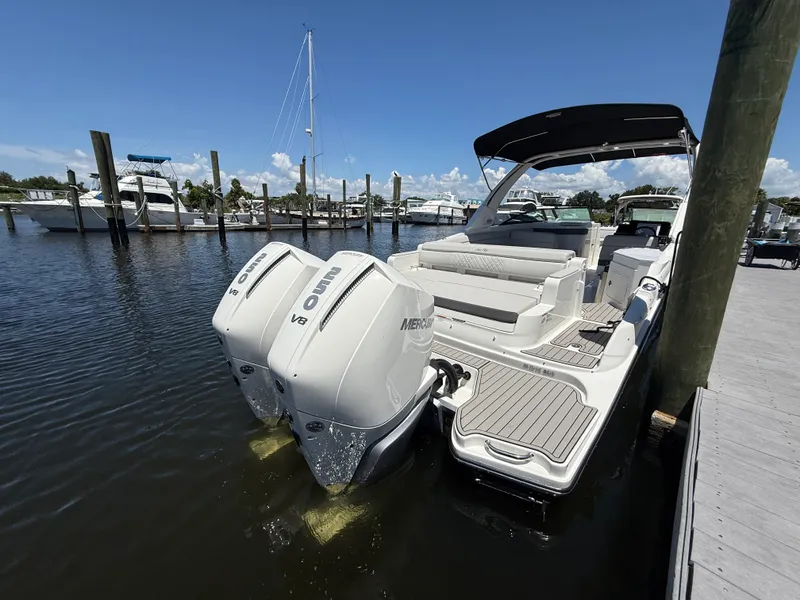 Slide: The Image of Sea Ray SDX 290 Outboard 2026 - 23