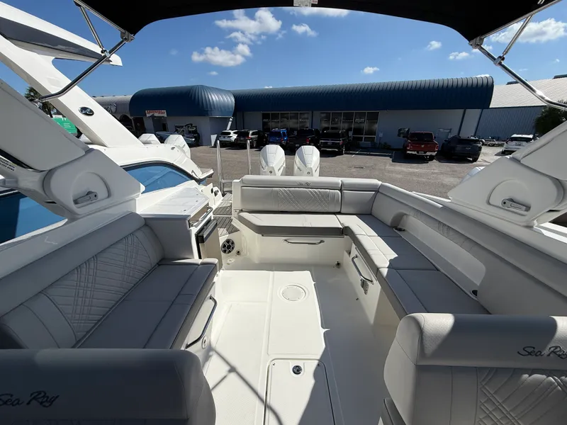 Slide: The Image of Sea Ray SDX 290 Outboard 2026 - 15