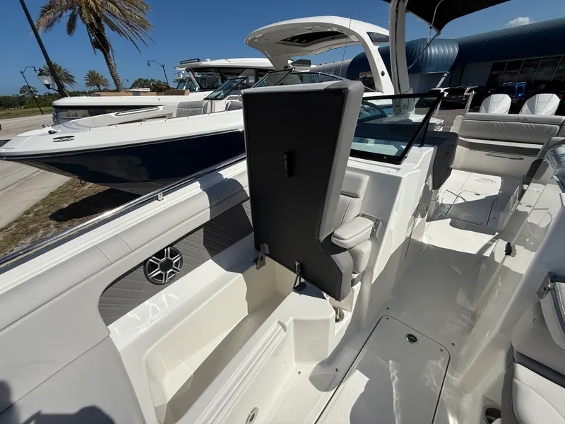 Slide: The Image of Sea Ray SDX 290 Outboard 2026 - 5