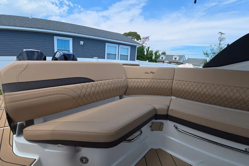 Slide: The Image of Sea Ray SLX 280 Outboard 2026 - 35
