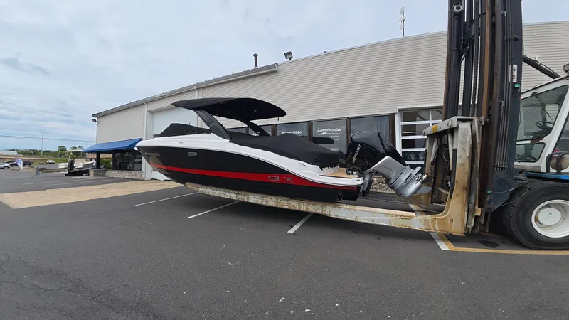 Slide: The Image of Sea Ray SLX 280 Outboard 2026 - 3
