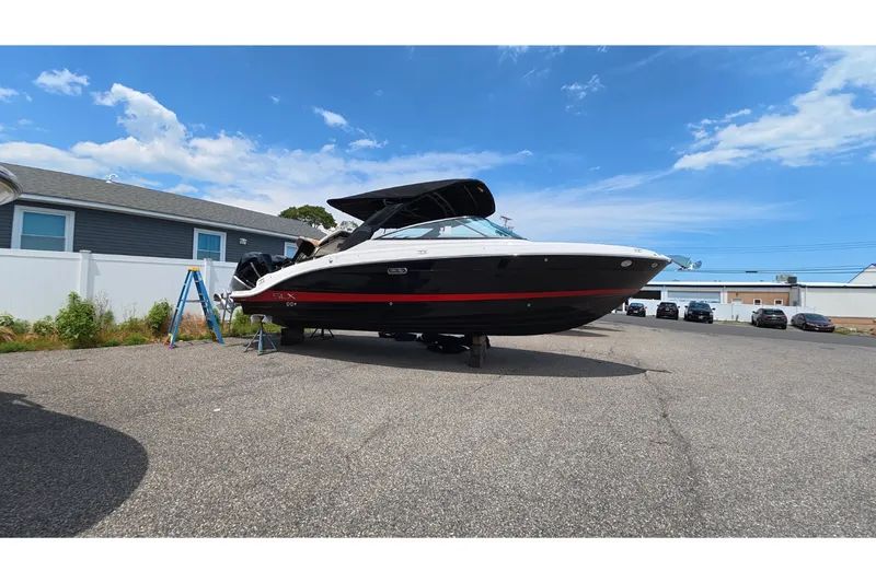 Slide: The Image of Sea Ray SLX 280 Outboard 2026 - 37