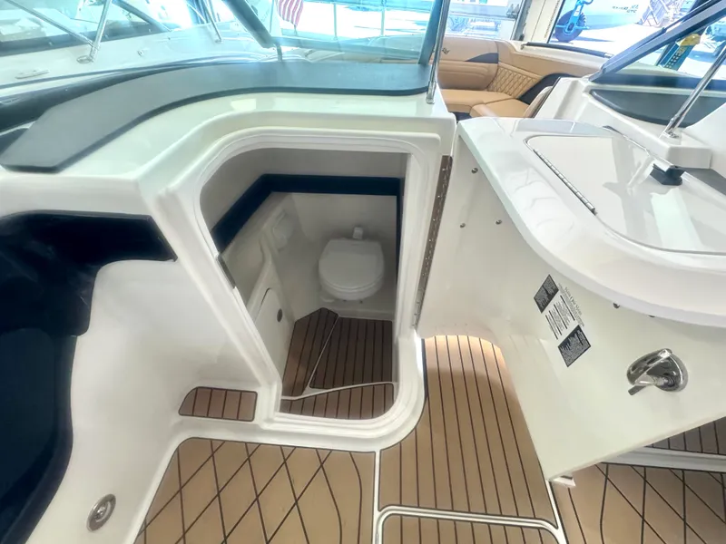 Slide: The Image of Sea Ray SLX 280 Outboard 2026 - 20
