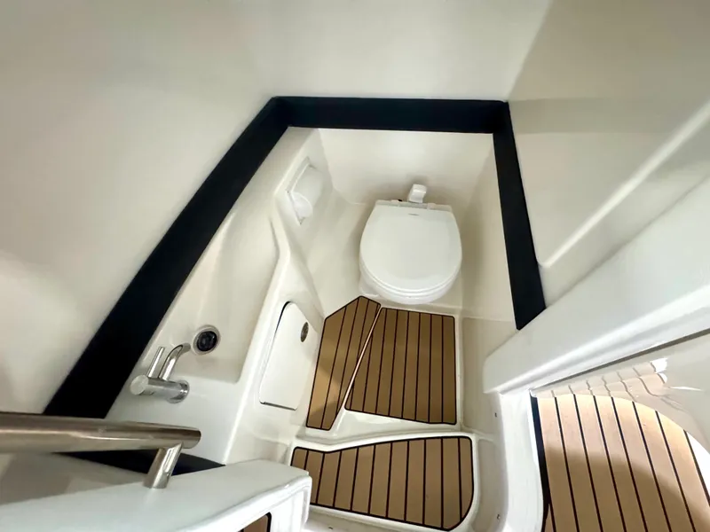 Slide: The Image of Sea Ray SLX 280 Outboard 2026 - 21