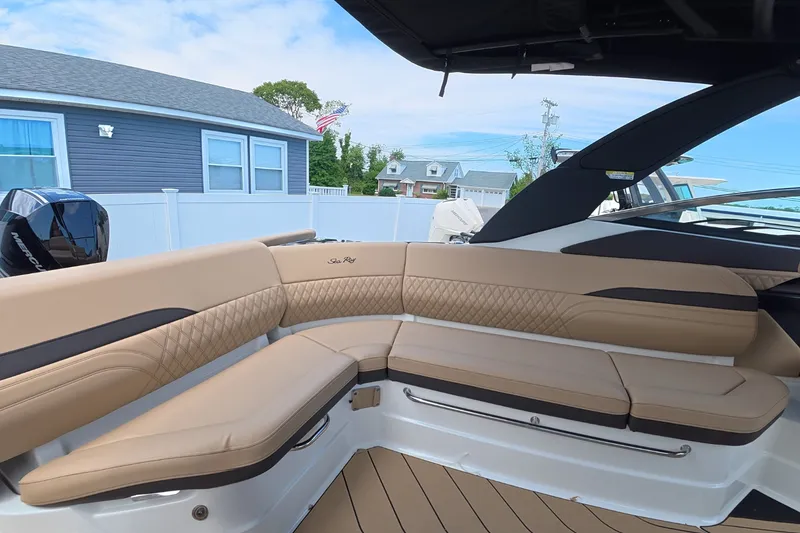 Slide: The Image of Sea Ray SLX 280 Outboard 2026 - 36