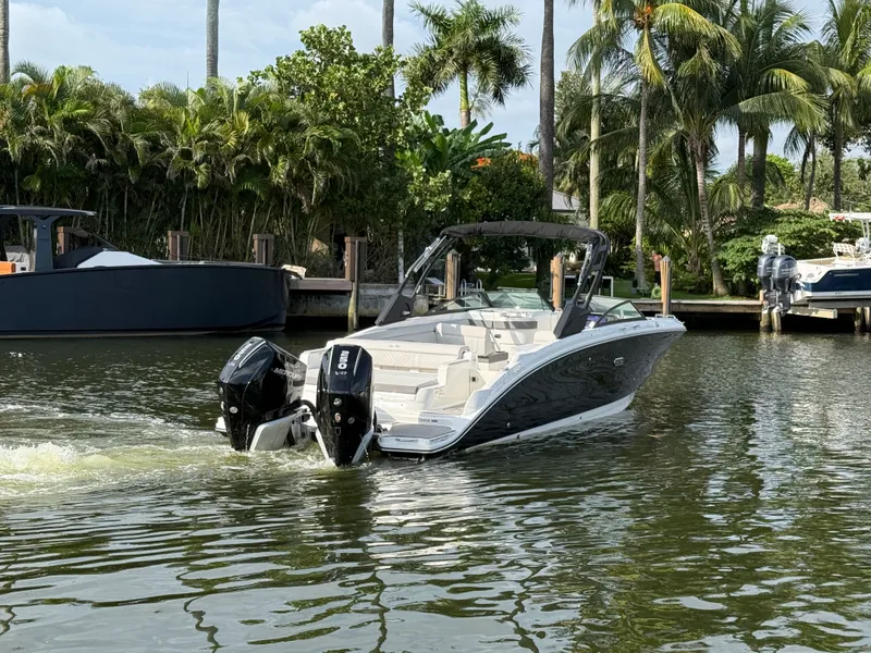 Slide: The Image of Sea Ray SDX 290 Outboard 2026 - 10