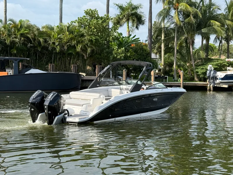 Slide: The Image of Sea Ray SDX 290 Outboard 2026 - 9