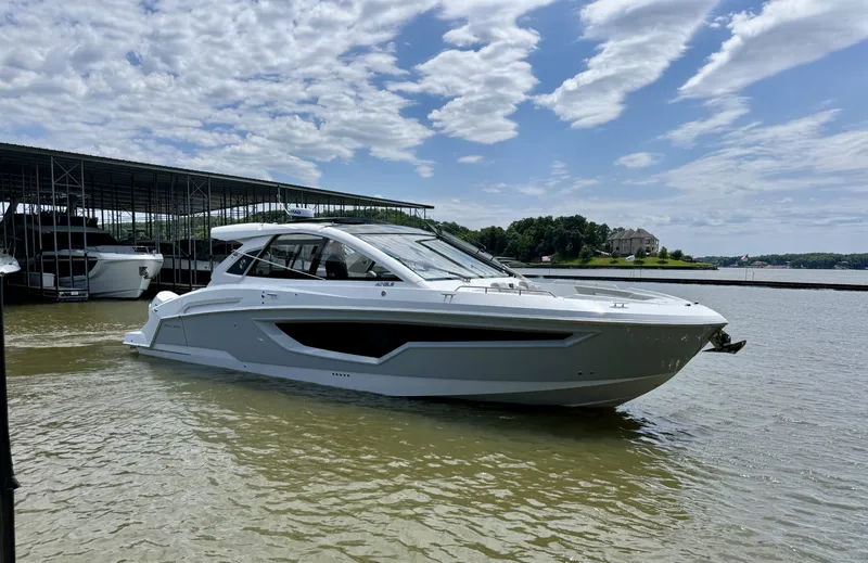 Slide: The Image of Cruisers 42 GLS Outboard 2027 - 1